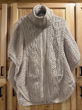 Inis Crafts S/M 100% Merino Wool Cable-Knit Chunky Zip Poncho Sweater Beige